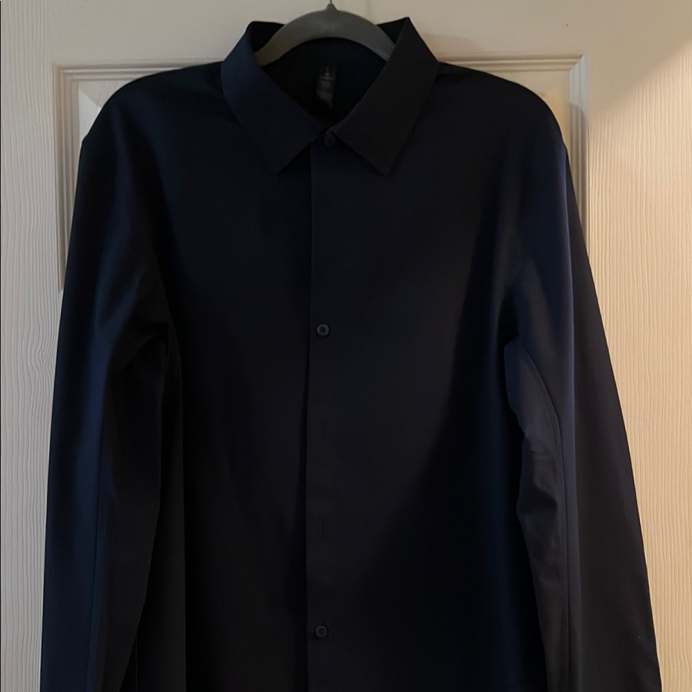 Lululemon Athletica Blue Dress Shirt with Long Sleeves and Textured Fabric